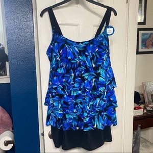 NWT longitude swimdress